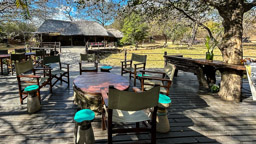 Kaingu Safari Lodge im Kafue NP   GPS 15°17'50